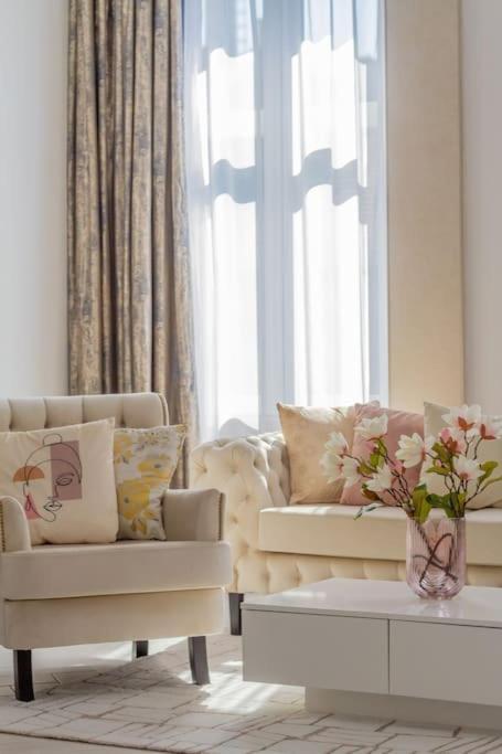 The Opulent Oasis By Newave Apartments Boedapest Buitenkant foto