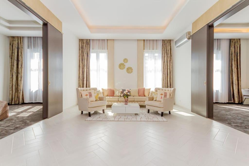 The Opulent Oasis By Newave Apartments Boedapest Buitenkant foto