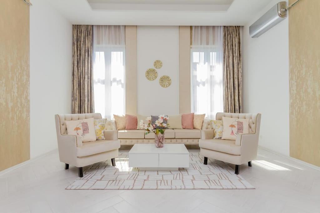 The Opulent Oasis By Newave Apartments Boedapest Buitenkant foto