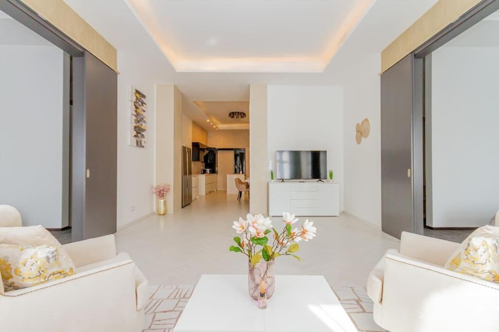 The Opulent Oasis By Newave Apartments Boedapest Buitenkant foto