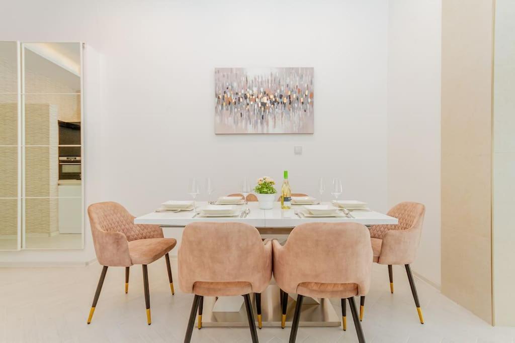 The Opulent Oasis By Newave Apartments Boedapest Buitenkant foto